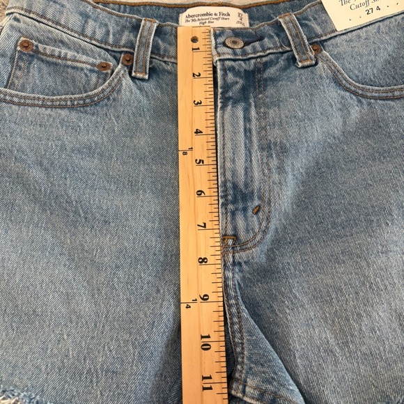 NEW Abercrombie Fitch High Rise 90s Relaxed Cutoff Jean Shorts Denim Women 27 - Picture 6 of 9